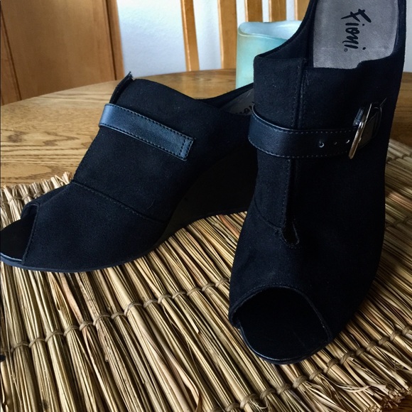 FIONI BLACK WEDGE, PEEP TOE 9.5 - Picture 5 of 6